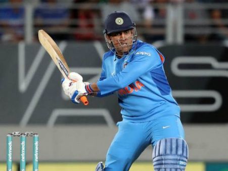 આ છે ધોનીના કોન્ટ્રાક્ટ