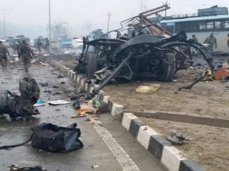 દવાની કંપનીએ કાશ્મીરી યુવકને નોકરીથી કાઢ્યો