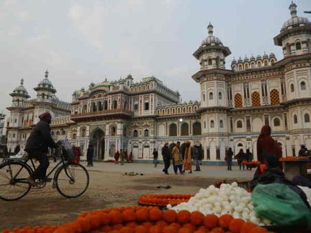 નેપાળમાં કામ કરવા માટે હવે ભારતીય મજૂરોને લેવી પડશે વર્ક પરમિટ