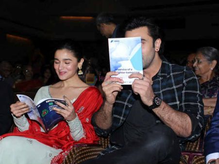 છૂપાવવાની કોશિશ છૂપાવવાની કોશિશ