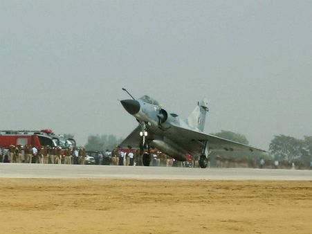 પંજાબ અને કાશ્મીરમાં ઉડ્યાં ભારતીય વાયુસેનાનાં વિમાન, પાકિસ્તાનમાં ડર્યા લોકો