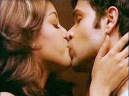 આશિક બનાયા આપને 