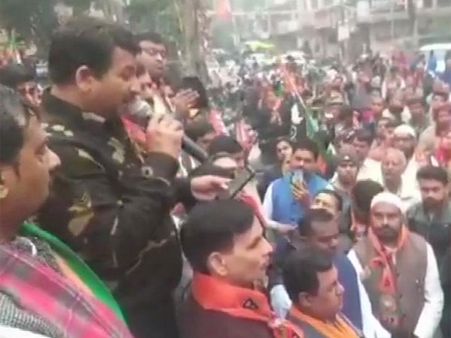 મનોજ તિવારી પર પ્રહાર કર્યો