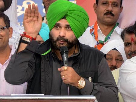 સિદ્ધુએ પૂછ્યું, 'આતંકીઓ મારવા ગયા હતા કે પછી ઝાડ ઉખાડવા?'