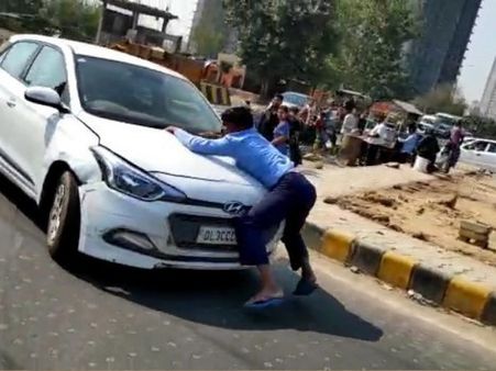 2 કિલોમીટર પછી ગાડી રોકી