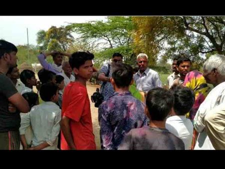 ઝાડ પર ઊંધો લટકાવી ઢોર માર માર્યો