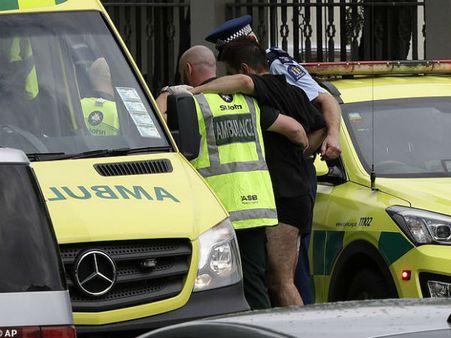 ન્યૂઝીલેન્ડમાં હુમલોઃ 2 મસ્જિદ હતી નિશાન પર, 40નાં મોત