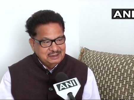 અડવાણીની ટિકિટ કપાવા પર કોંગ્રેસનો કટાક્ષઃ ધુરંધર સાંસદની જગ્યા એક તડીપાર લઈ રહ્યા છે