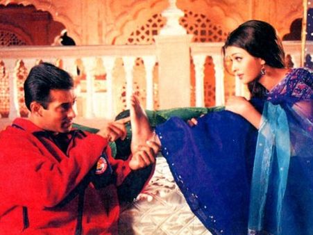 મારપીટના નિશાન છૂપાવી રહી હતી