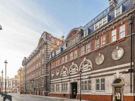 2015માં ખરીદ્યું હતું બિલ્ડિંગ