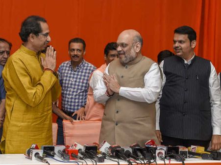 સીટો પર મામલો ફસાયો હતો