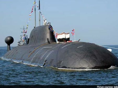 ચીનને રોકવા માટે ભારત અને રશિયા વચ્ચે ત્રણ પરમાણુ સબમરીનની ડીલ સીલ