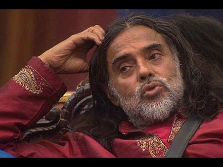 સ્વામી ઓમ પર સાઇકલ ચોરી કરવાનો આરોપ