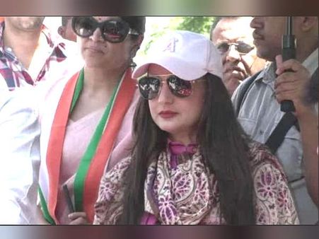 ગુજરાત મોડલ પર સવાલ 