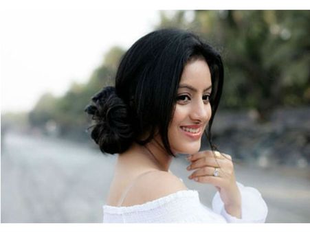 કવચ 2થી થઈ રહી છે સંધ્યા બીંદણીની વાપસી, 7 બોલ્ડ તસવીરોથી હંગામો મચાવ્યો