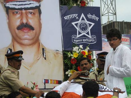 અશોક ચક્રથી સમ્માનિત કરકરે