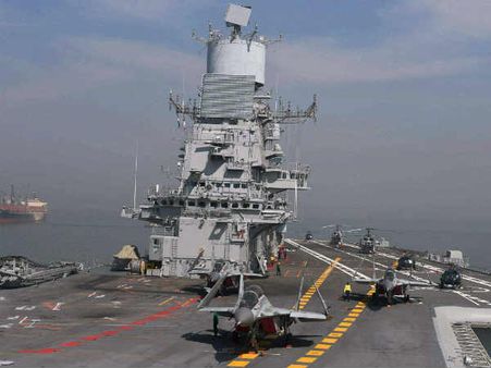 INS વિક્રમાદિત્ય પર લાગી આગ, ઈન્ડિયન નેવીનો એક ઑફિસર શહીદ