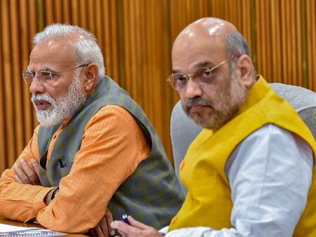 પીએમ મોદી-શાહ વિરુદ્ધ દાખલ અરજી પર સુપ્રીમ કોર્ટે ચૂંટણી પંચને નોટિસ મોકલી