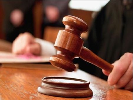 પતિ ઘણા દિવસો સુધી નાહતો ન હતો, પરફ્યુમ લગાવી રહેતો, પત્નીએ તલાક માંગ્યું