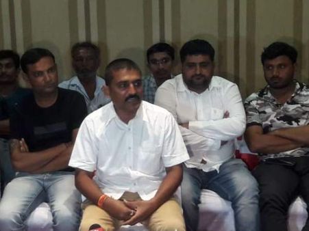 હાર્દિકે પલટવાર કરીને દિલીપ પર સવાલ ઉઠાવ્યા