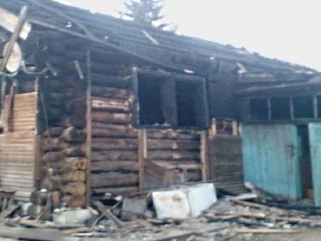 ઘરમાં આગ લગાવી બાળકોને જીવતા સળગતા જોતી રહી માં