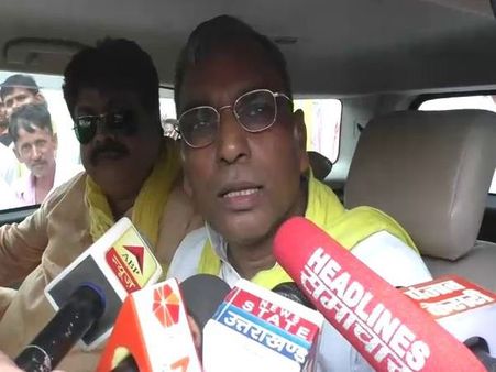 ઉમેદવારના નોમિનેશનમાં પહોંચ્યા રાજભર