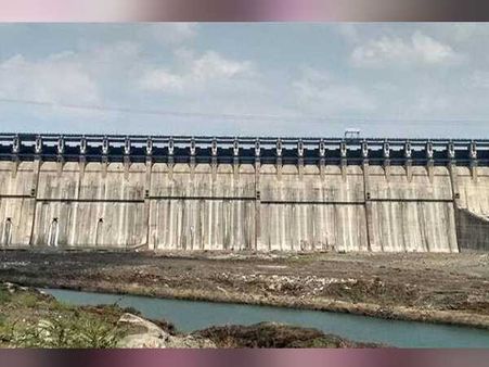 રાજ્યના કુલ 204 ડેમમાં ફક્ત 34.41 ટકા જ પાણી બચ્યું છે રાજ્યના કુલ 204 ડેમમાં ફક્ત 34.41 ટકા જ પાણી બચ્યું છે