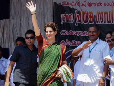 ખેડૂતોની વિધવાઓ સાથે પણ મુલાકાત કરી ચુક્યા છે પ્રિયંકા ગાંધી ખેડૂતોની વિધવાઓ સાથે પણ મુલાકાત કરી ચુક્યા છે પ્રિયંકા ગાંધી