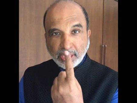 નેલ પૉલિશ રિમવુરથી સહી સરળતાથી સાફ થઈ ગઈ