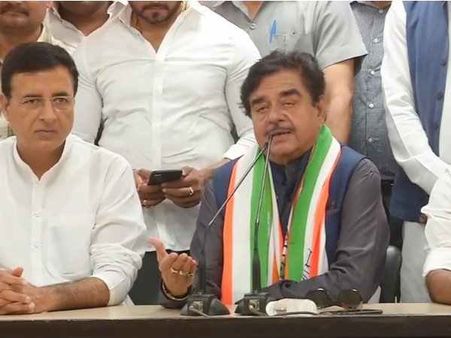 આજે બધાં કામ PMOમાંથી થઈ રહ્યાં છે