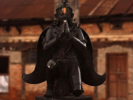 નચિયાર કોઈલ - કલ ગરુડ