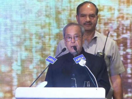 કાલ્પનિક બહાદૂરીથી દેશ ન ચાલી શકેઃ પ્રણવ મુખર્જી