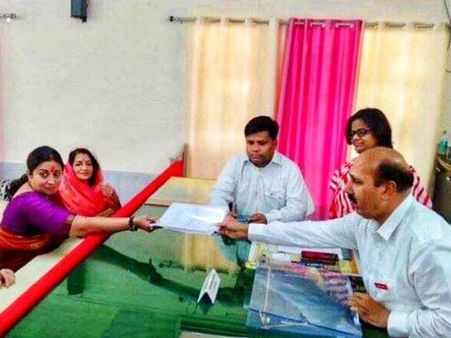 સ્મૃતિ ઈરાની પાસે છે 4.71 કરોડની સંપત્તિ