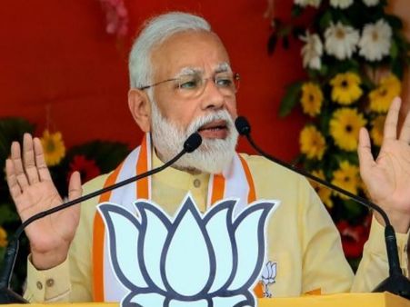 ‘32 વર્ષમાં એક વાર પિતાના નિધન પર ઘરે આવ્યો' ‘32 વર્ષમાં એક વાર પિતાના નિધન પર ઘરે આવ્યો'