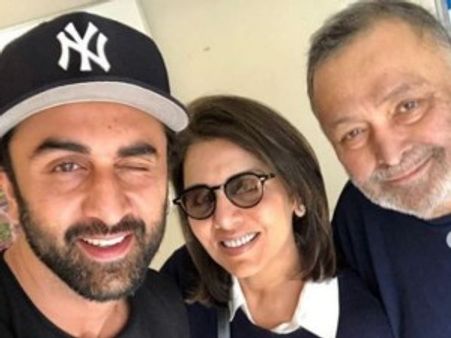 કેન્સરમુક્ત થયા ઋષિ કપૂર, ‘ખરાબ સમયમાં ચટ્ટાનની જેમ ઉભો રહ્યો પરિવાર'