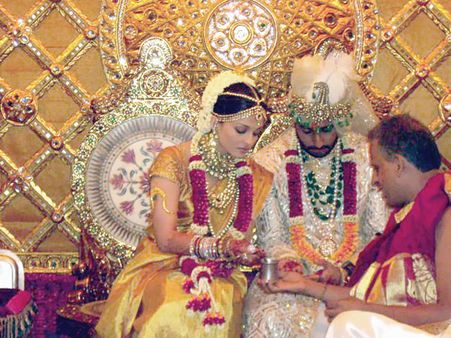 અક્ષય તૃતીયાના કારણે જ આજે સાથે છે ઐશ્વર્યા-અભિષેક, જાણો ખાસ વાતો