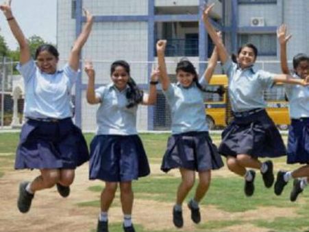 આર્થિક તંગીના કારણે ટ્યુશન રાખવુ સંભવ નહોતુ