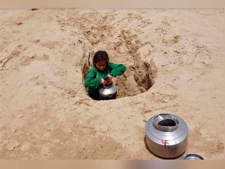 મંત્રી-ધારાસભ્યો પર સામાન્ય લોકોનો ગુસ્સો આ રીતે વધી રહ્યો છે