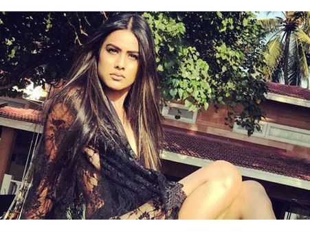 નિયાએ મચાવી ધમાલ