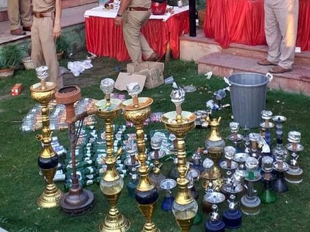 છોકરીઓને 10 ટકા કમિશન મળતું