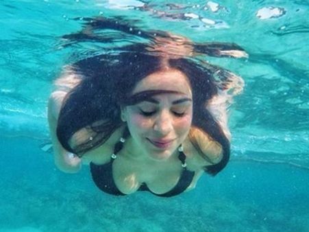 શ્રદ્ધા આર્યા 