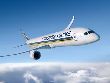 સિંગાપુર આવી રહેલ ફ્લાઈટનુ દિલ્હીમાં ઈમરજન્સી લેન્ડિંગ, 228 લોકો હતા સવાર