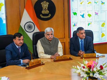 પીએમ મોદી અને અમિત શાહ પર ‘ફૂલ કમિશન' એ લીધો નિર્ણય