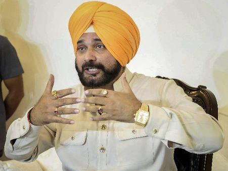 નિવેદનો માટે વિવાદોમાં સિદ્ધુ