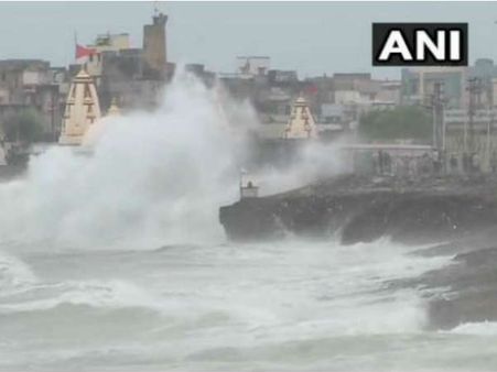 Cyclone Vayu: ગુજરાતમાં ફ્લાઈટ, બસ અને ટ્રેન સેવા પણ બંધ