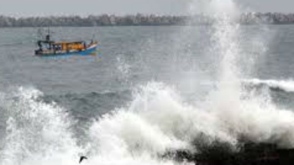 સૌરાષ્ટ્રના વિસ્તારોમાં ભારે વરસાદની સંભાવના સૌરાષ્ટ્રના વિસ્તારોમાં ભારે વરસાદની સંભાવના