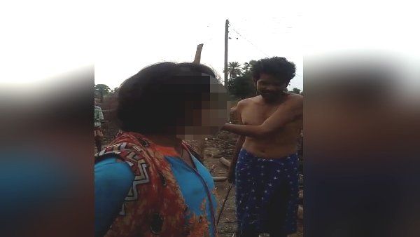 આખું ગામ તમાશો જોતું રહ્યું