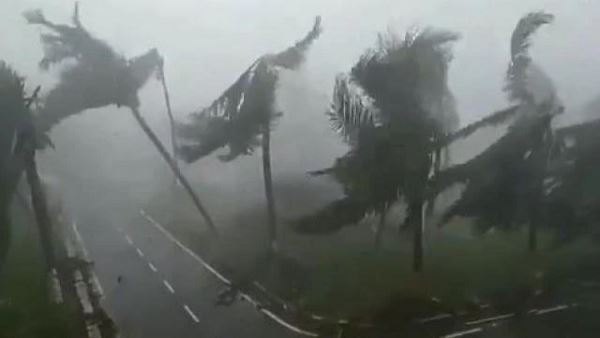 બુધવારે રાતે બદલી હતી ‘વાયુ'એ પોતાની ધરી