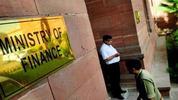 રિટાયર કરાયેલ 15 ઑફિસરની યાદી