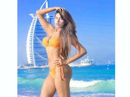 બિકિની લુક